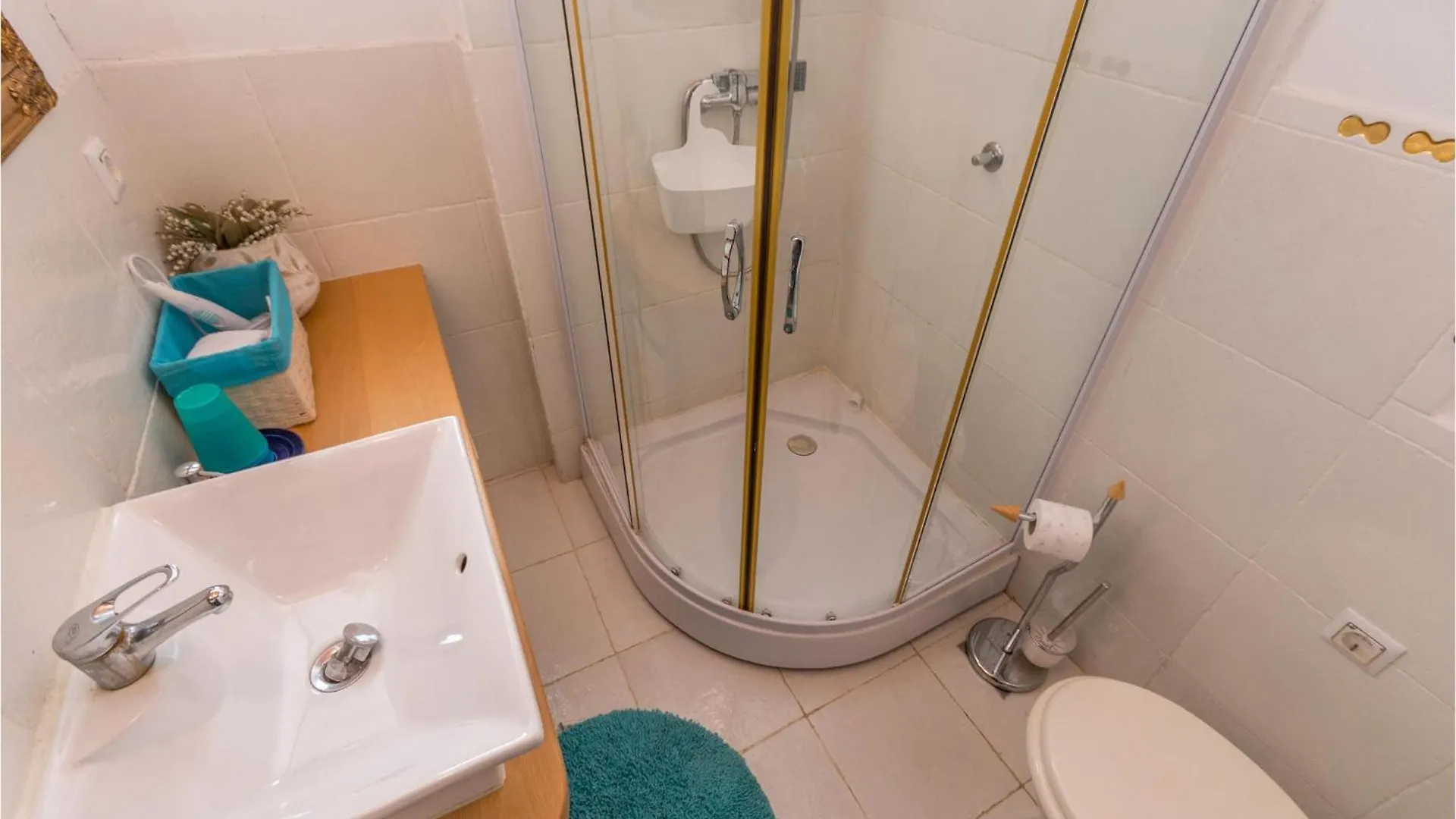 Gorgeous Apartment In Sukosan With Kitchen